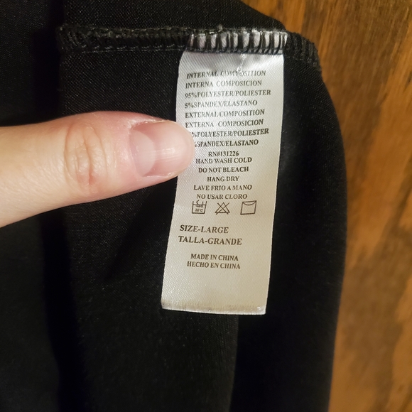 Elegant Black Skater Skirt - Picture 3 of 3